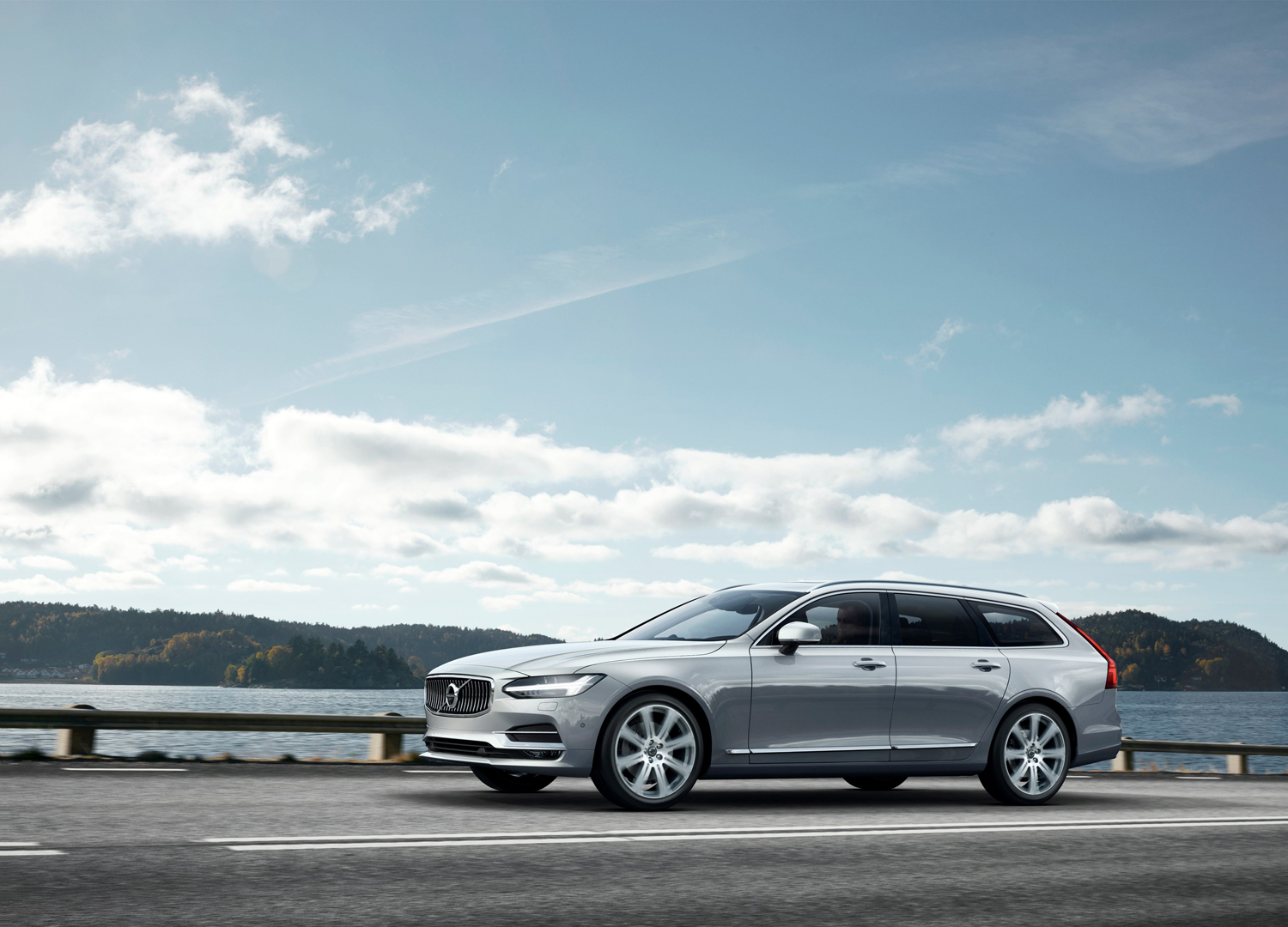 2017 Volvo V90