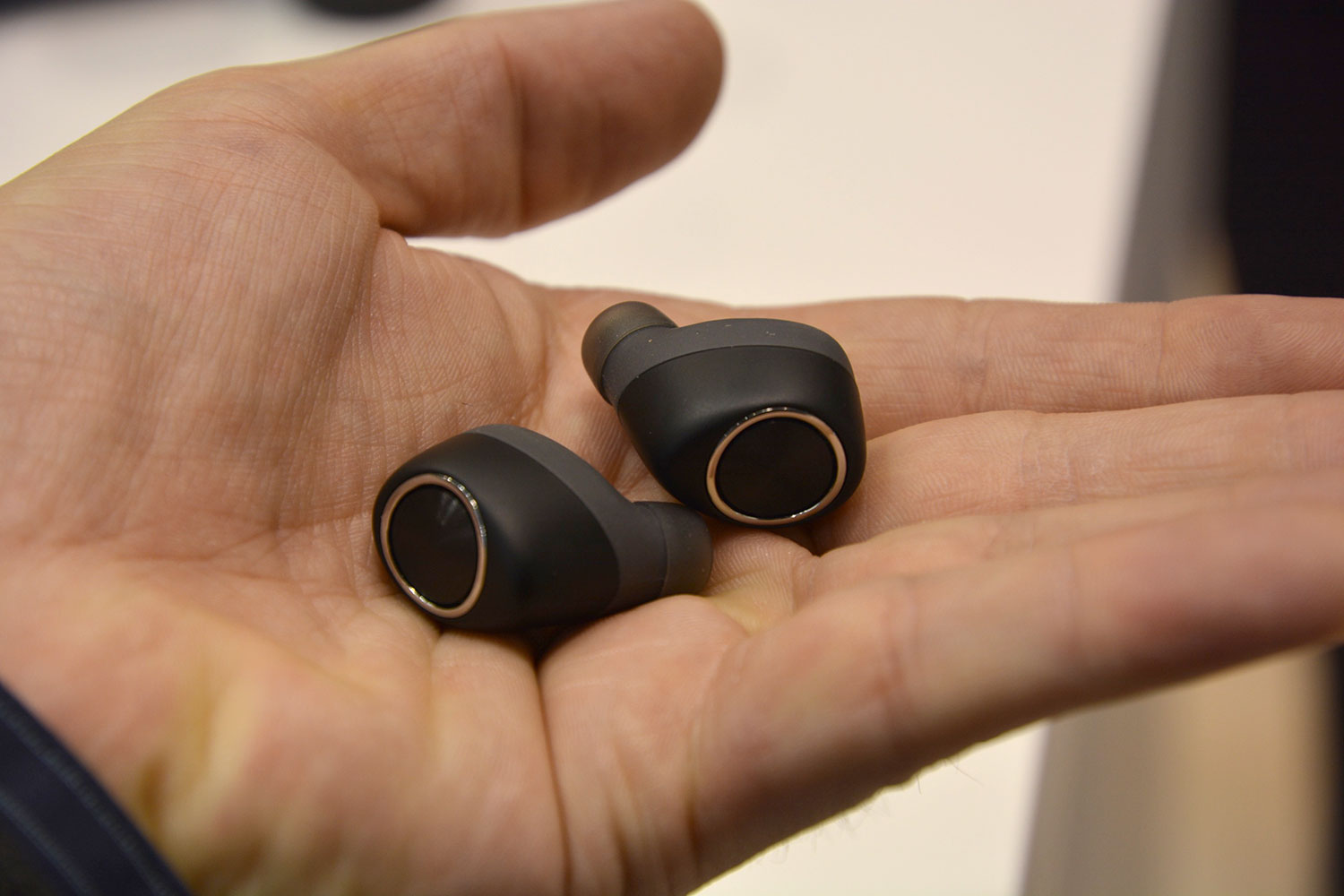 motorola verve ones totally wireless earbuds 7