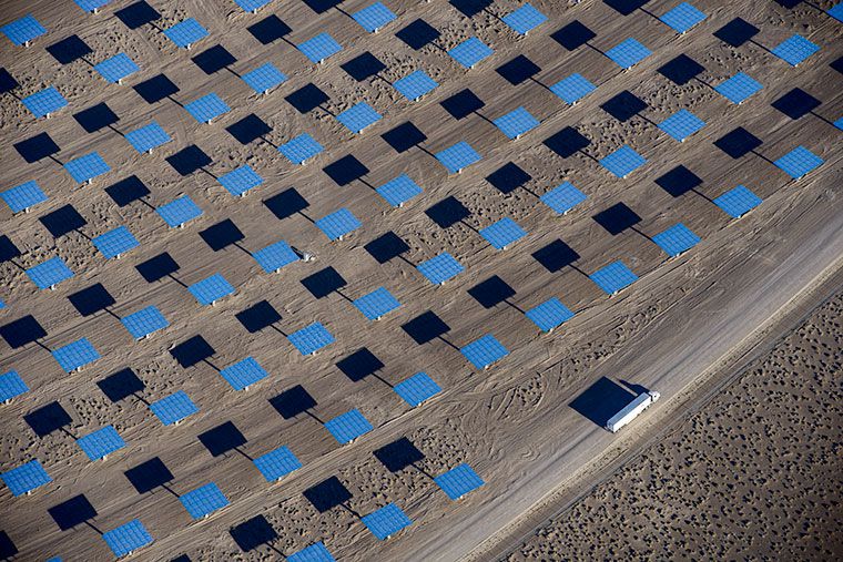 peek inside nevada solar plant 247 power molten salt 10 347 tracking mirrors  heliostats each about the size of a billboard f