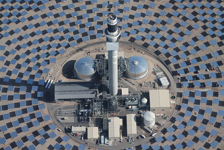 peek inside nevada solar plant 247 power molten salt crescent dunes features solarreserve  s market leading energy storage to