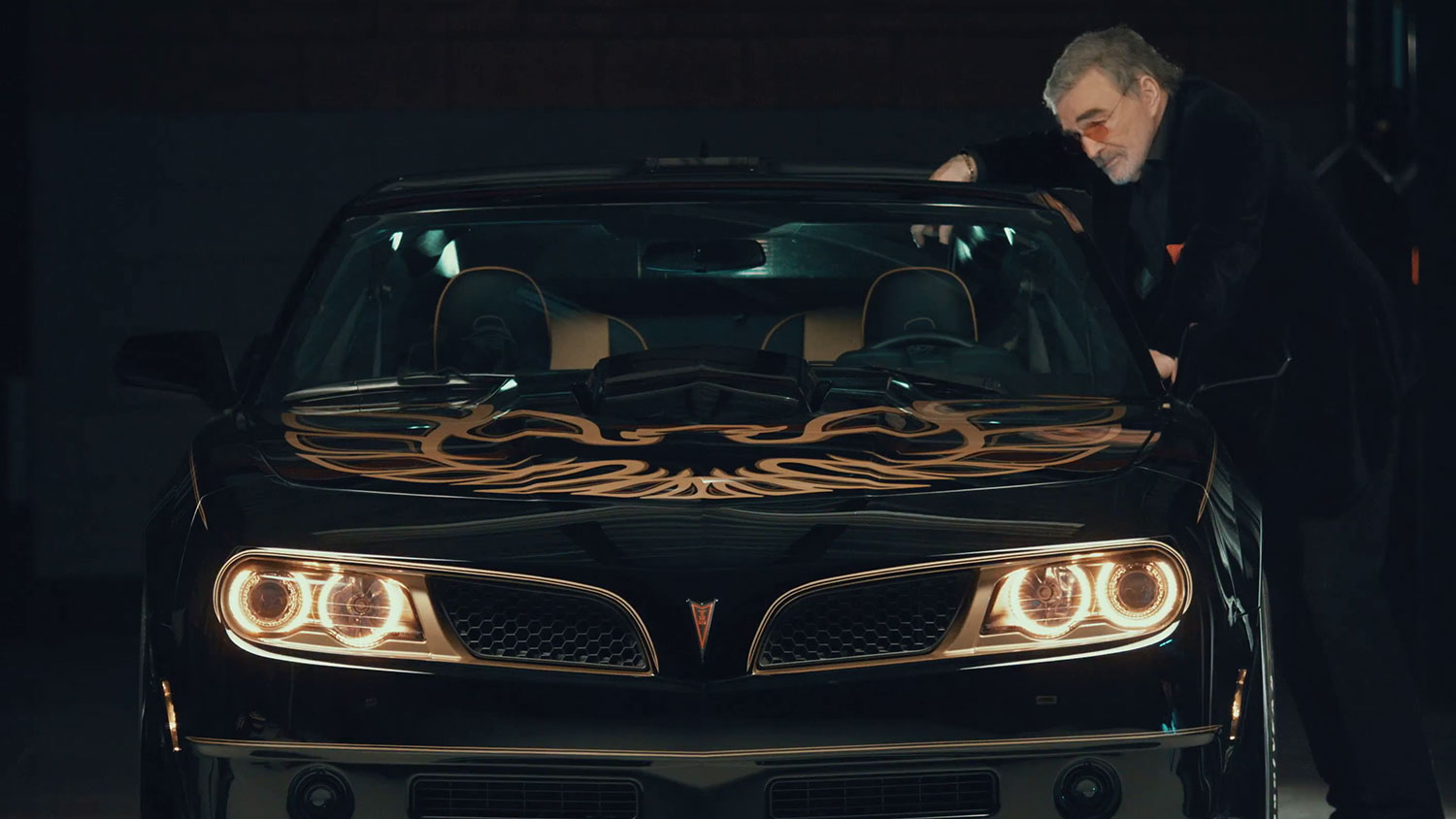 burt reynolds signs pontiac trans am revival models new bandit 0018