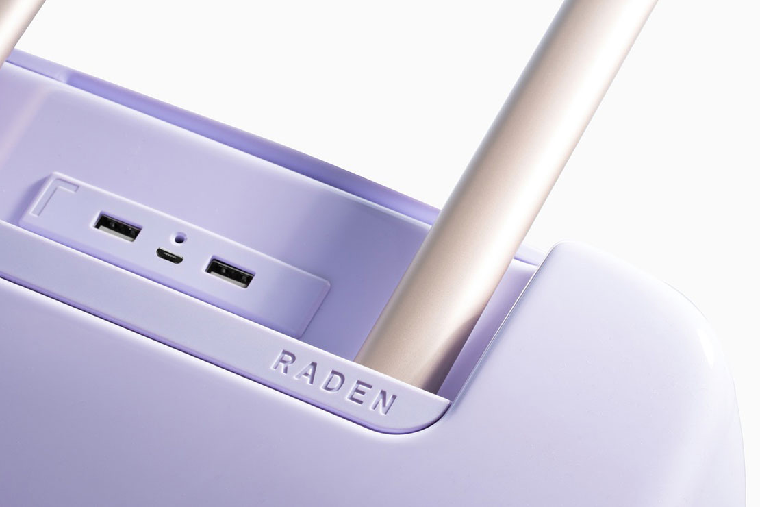 raden smart luggage home shot 3