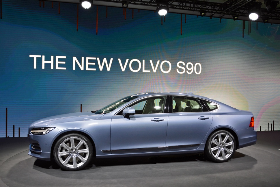 Volvo S90 side