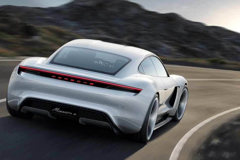 porsche video tour of mission e concept 0006 970x647 c