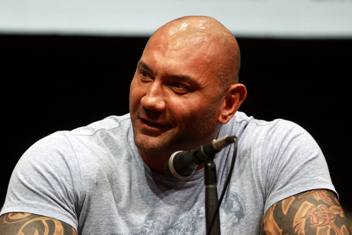 blade runner sequel dave bautista casting comic con