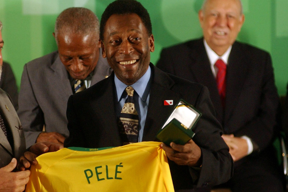 samsung sued by pele soccer star