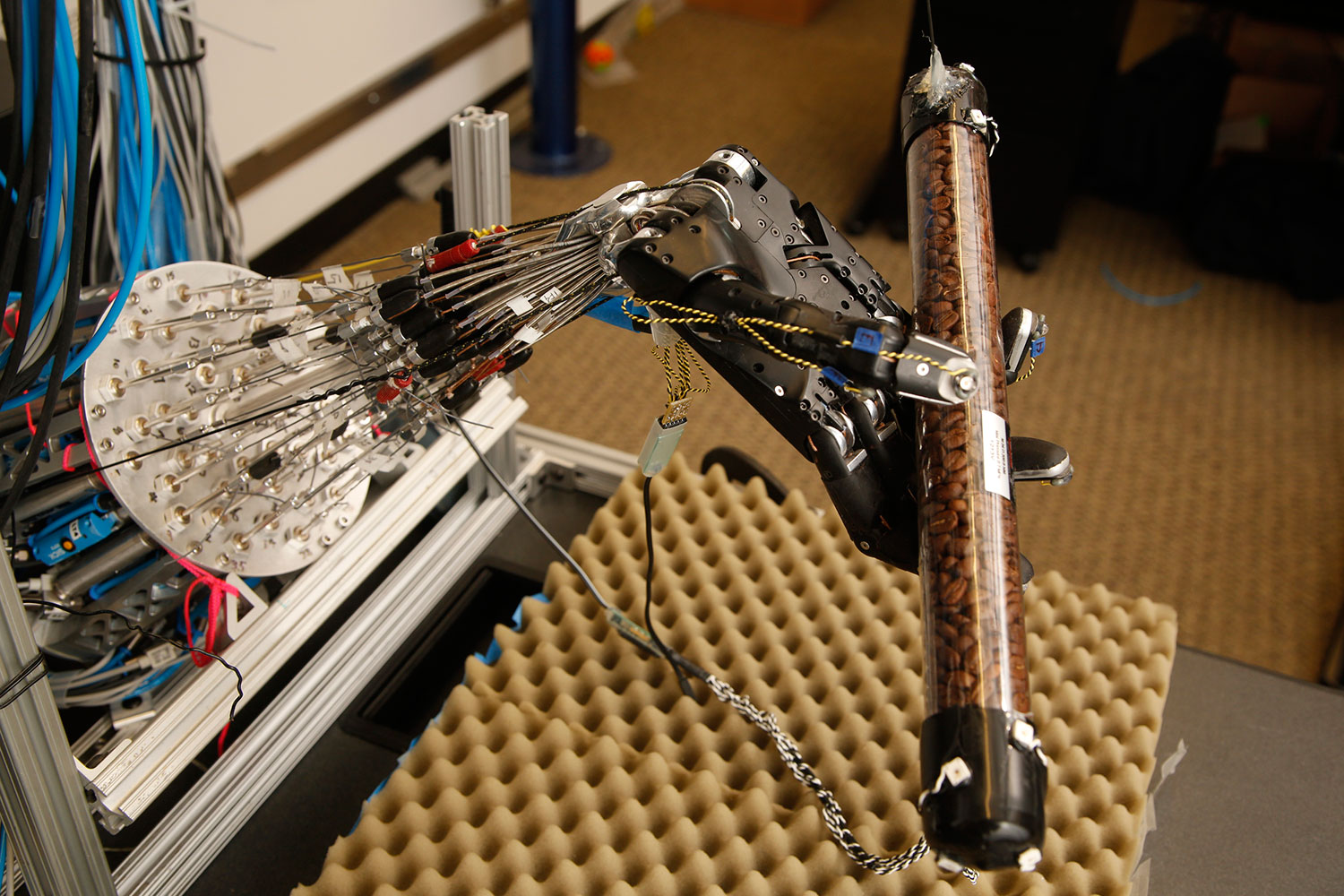 robotic hand dexterity uw movement control laboratory 001