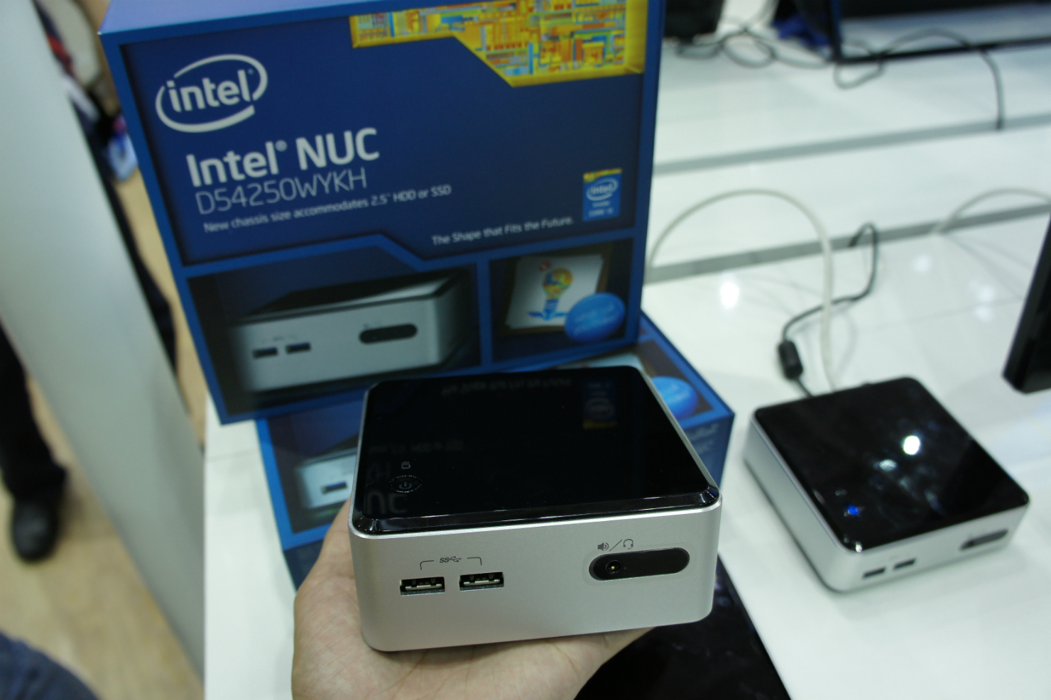 leaked intel roadmap shows new nuc hardware d54250wykh 20140606