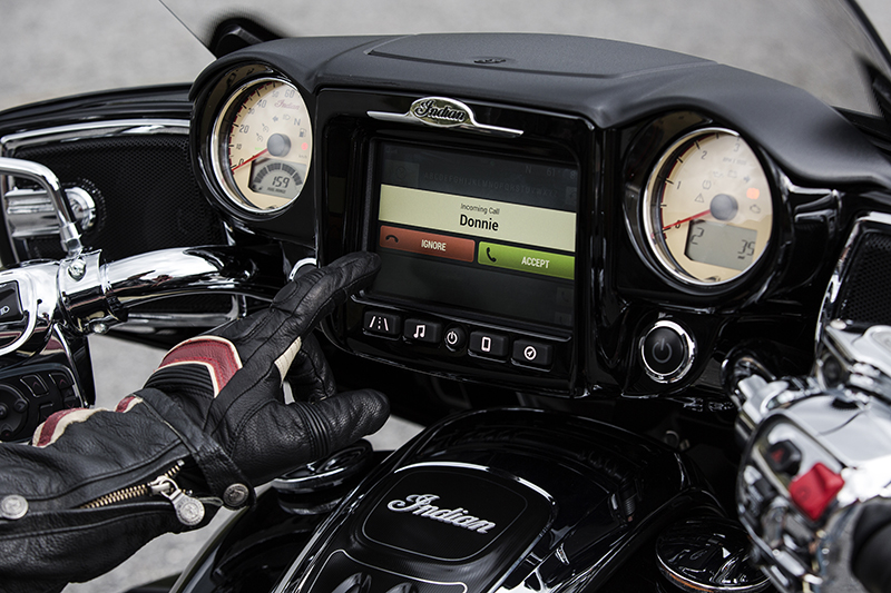 indian motorcycle ride command touchscreen 2017 imc infotainment roadmaster 10