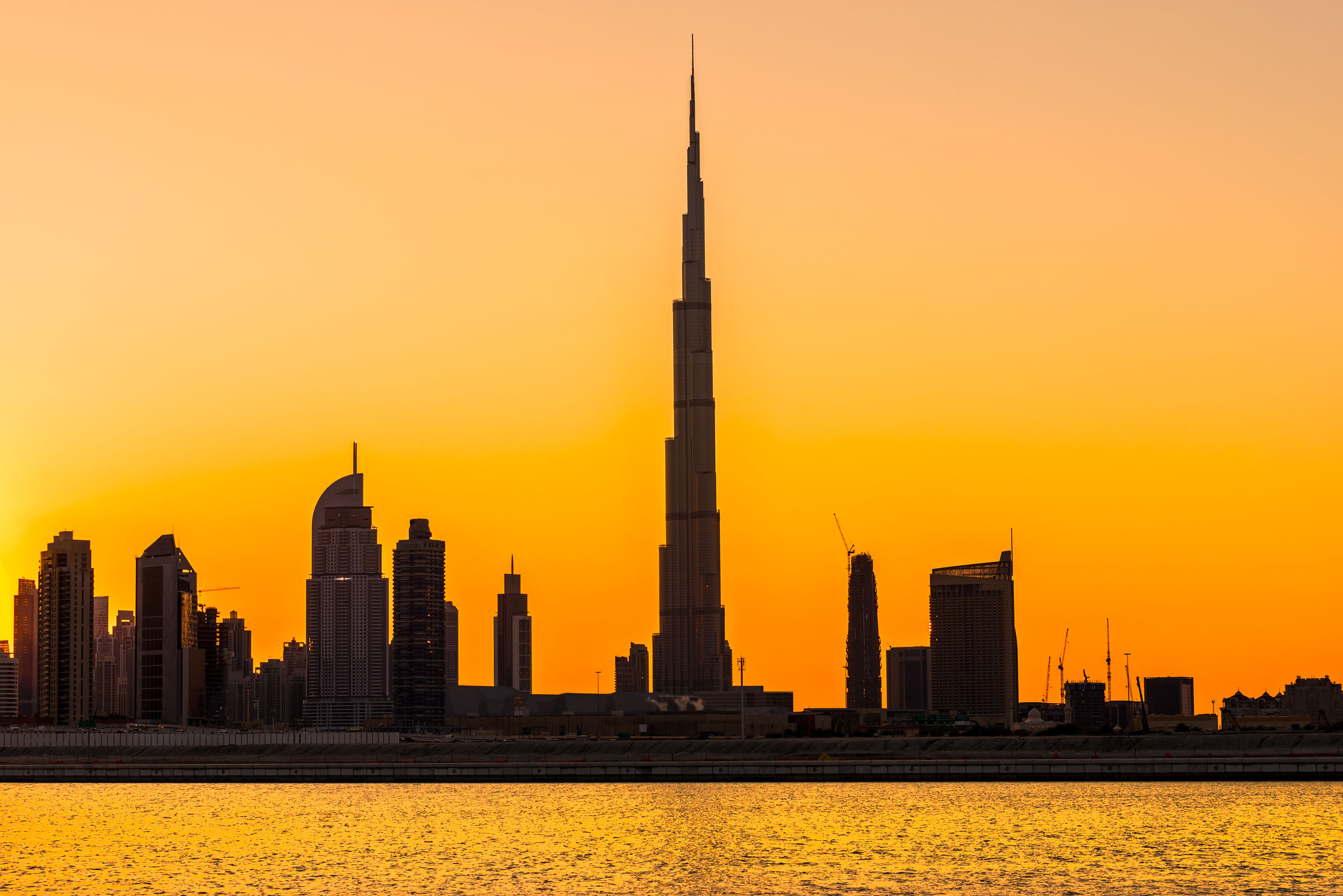 tallest building in the world 26156544  dubai skyline at dusk uae