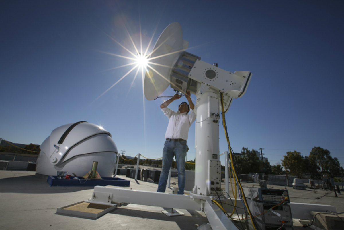 facebook mmw world record connectivity lab 4ft e band antenna