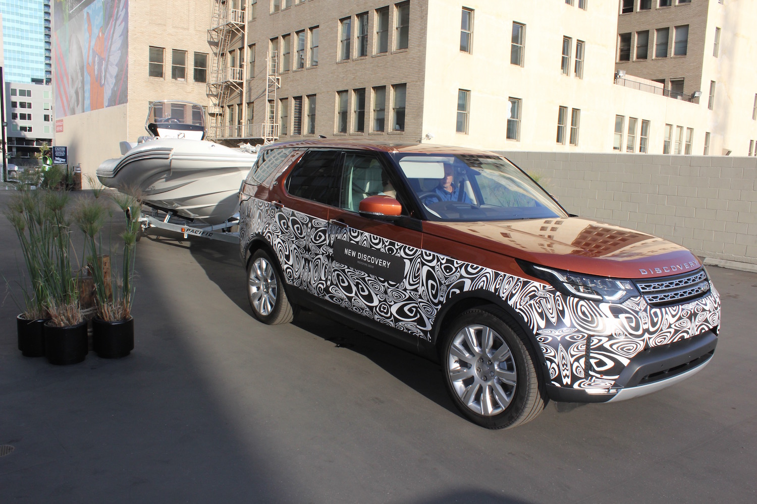 Land Rover Discovery Tow Assist