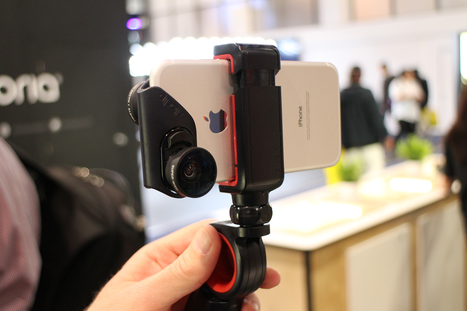 best phone accessories ces 2017 olloclip pivot 02