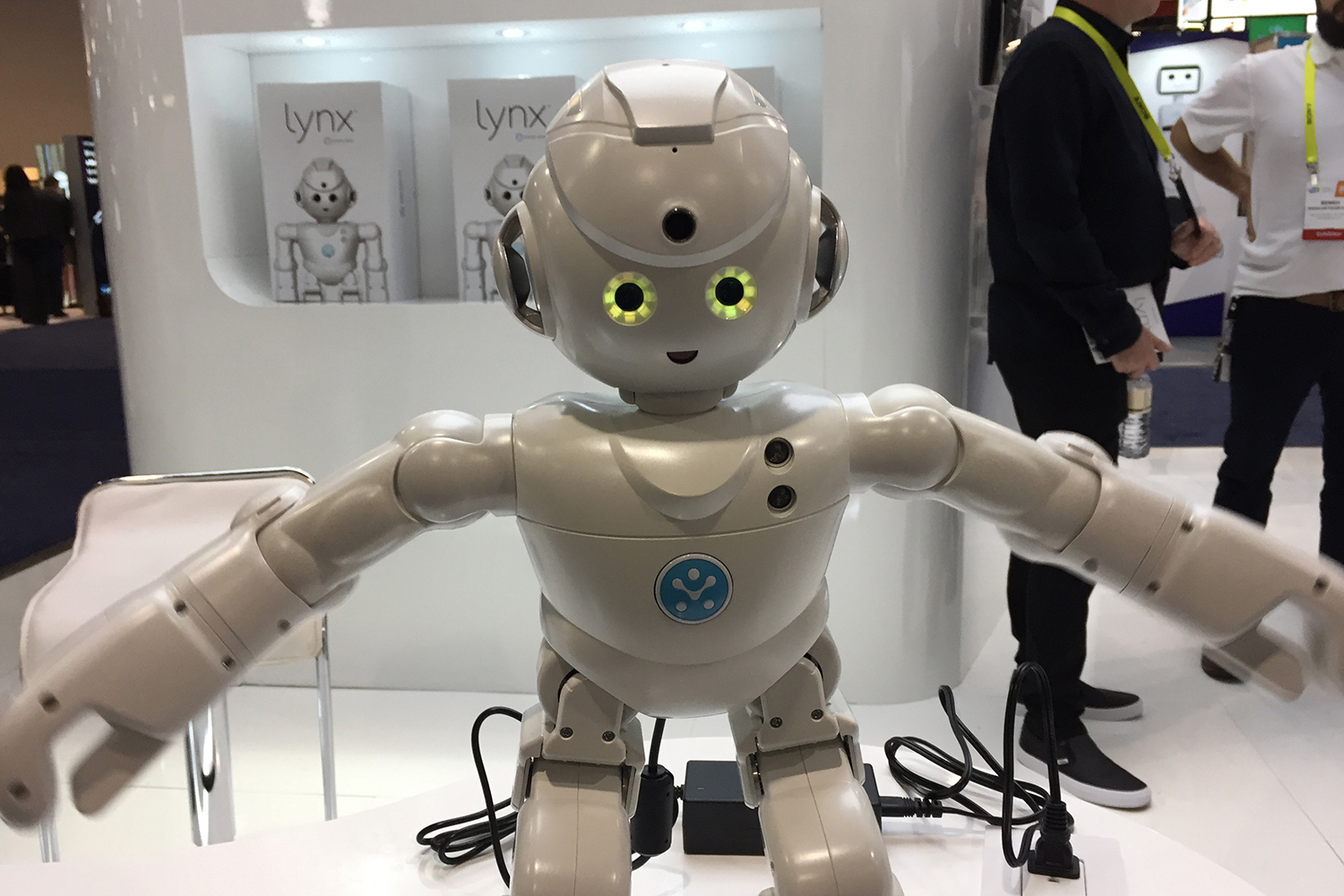 machines ham best robots ces 2017 ubtech lynx