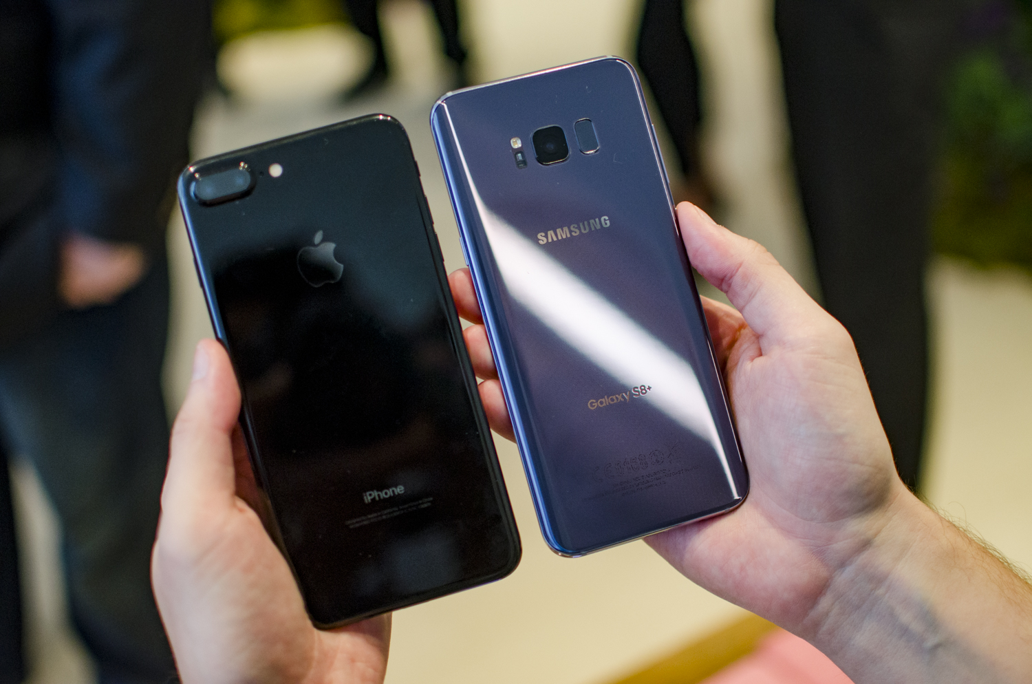 samsung galaxy s8 plus vs iphone 7 comparisons 138