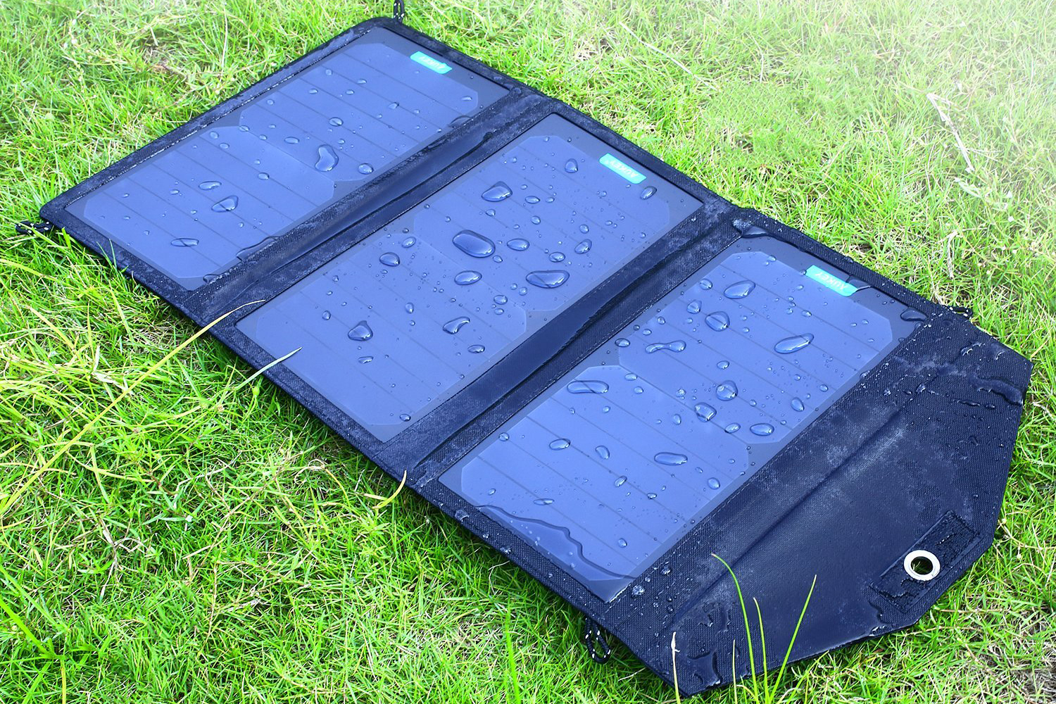 Aukey folding solar charger