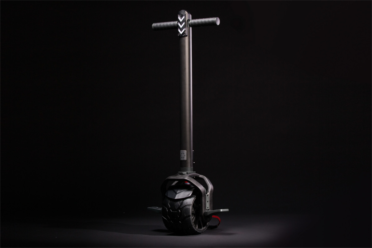 kiwano electric scooter black 45 degrees