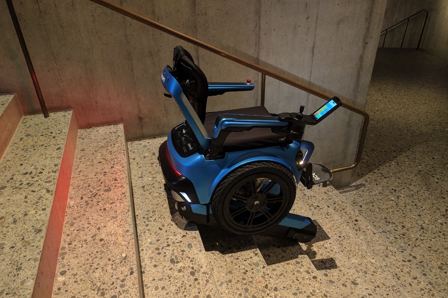 scewo wheelchair can climb flight stairs img 20170112 091650