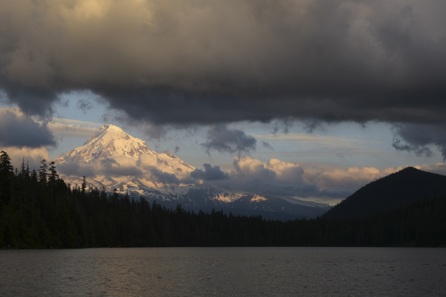 Mt. Hood at sunset sample shot from the D7500