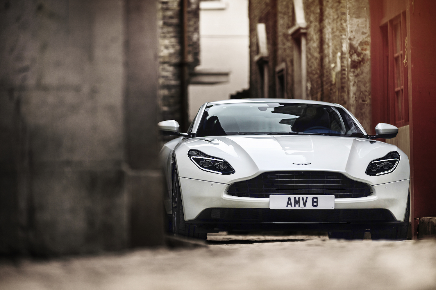 Aston Martin DB11 V8