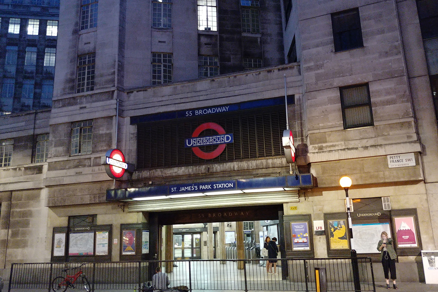 LG V30 camera sample london underground