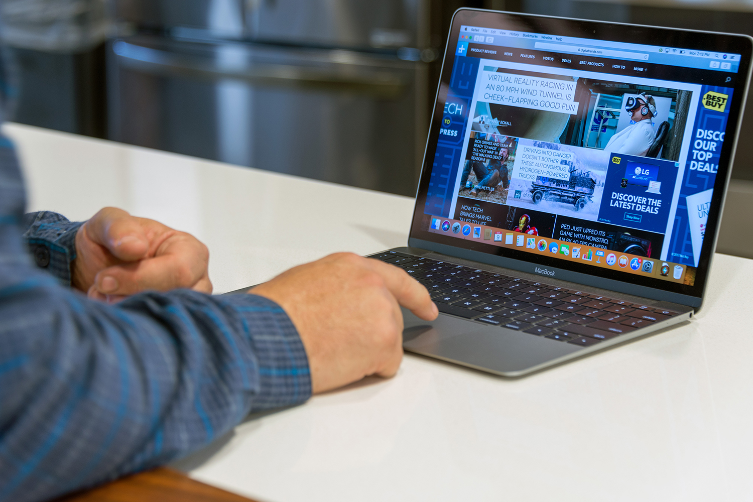 Apple MacBook-review-hero1