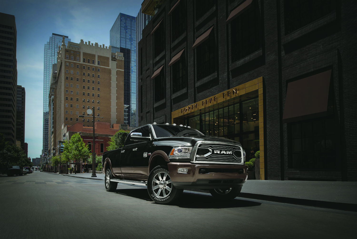 2018 Ram Laramie Longhorn Southfork edition