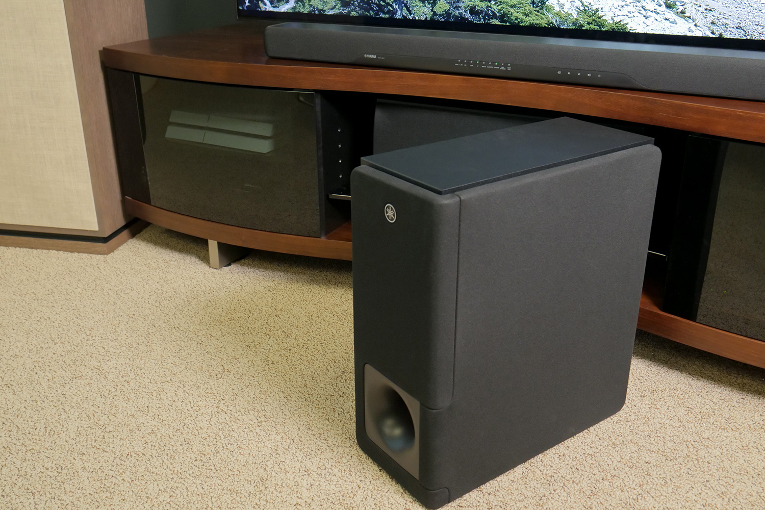 Yamaha YAS-207 soundbar review sub floor