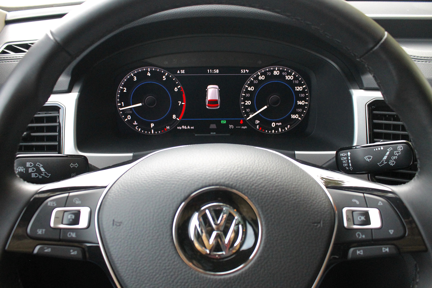 2018 VW Atlas steering wheel