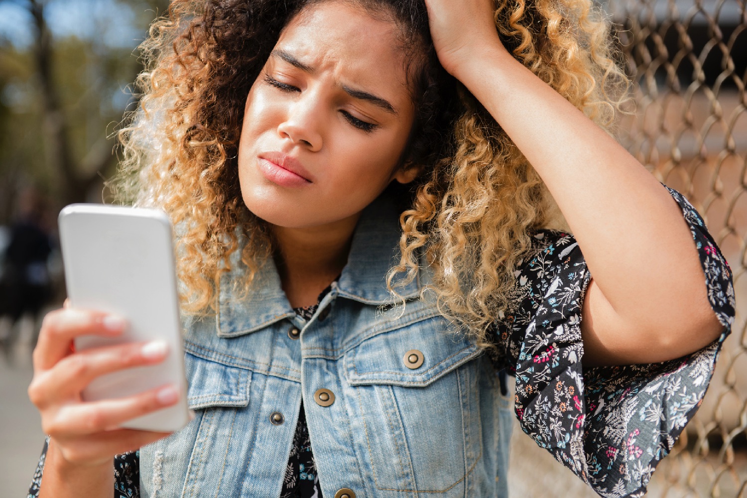 screens hurt reading ability gettyimages 700712379