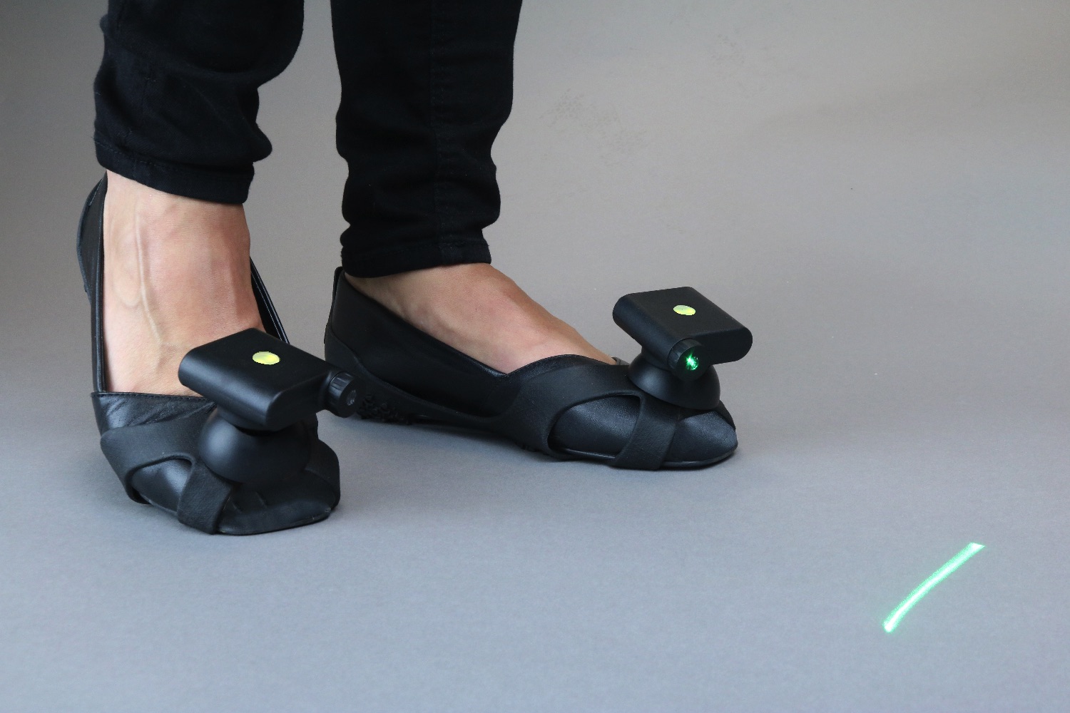 parkinsons laser shoes path finder closed shoe