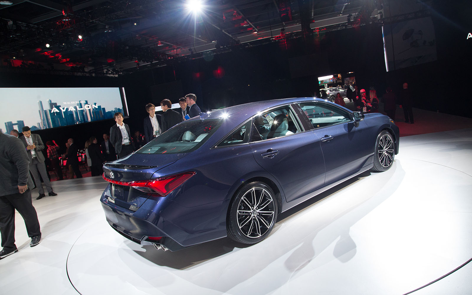 the 2019 toyota avalon ditches humdrum design 2018 detroit  27