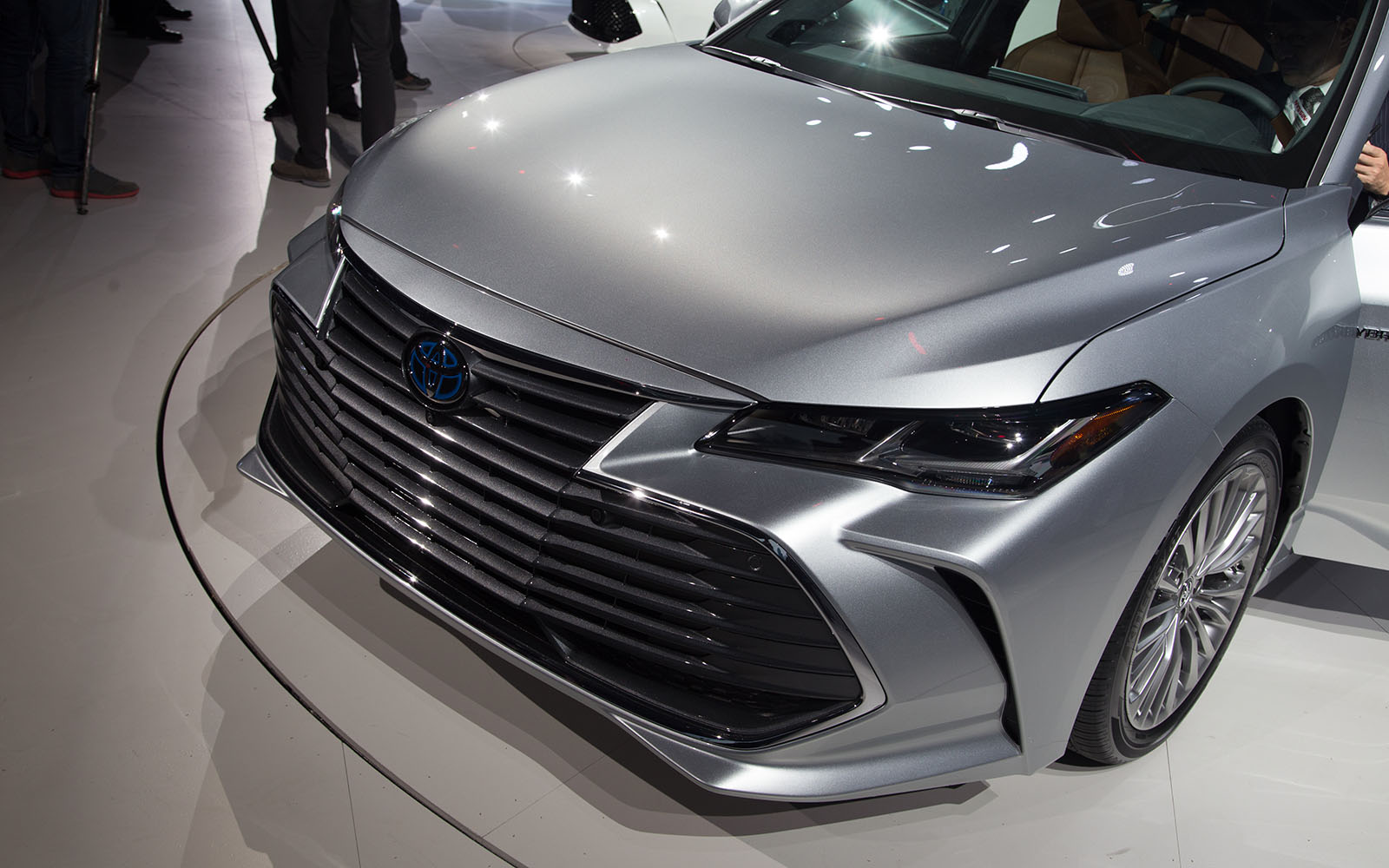 the 2019 toyota avalon ditches humdrum design 2018 detroit  32