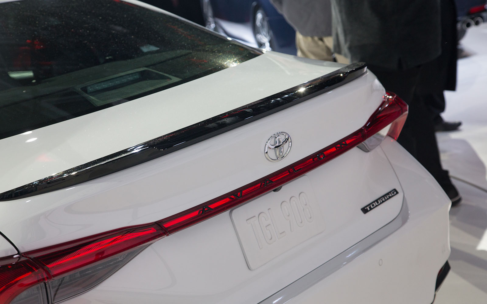 the 2019 toyota avalon ditches humdrum design 2018 detroit  4