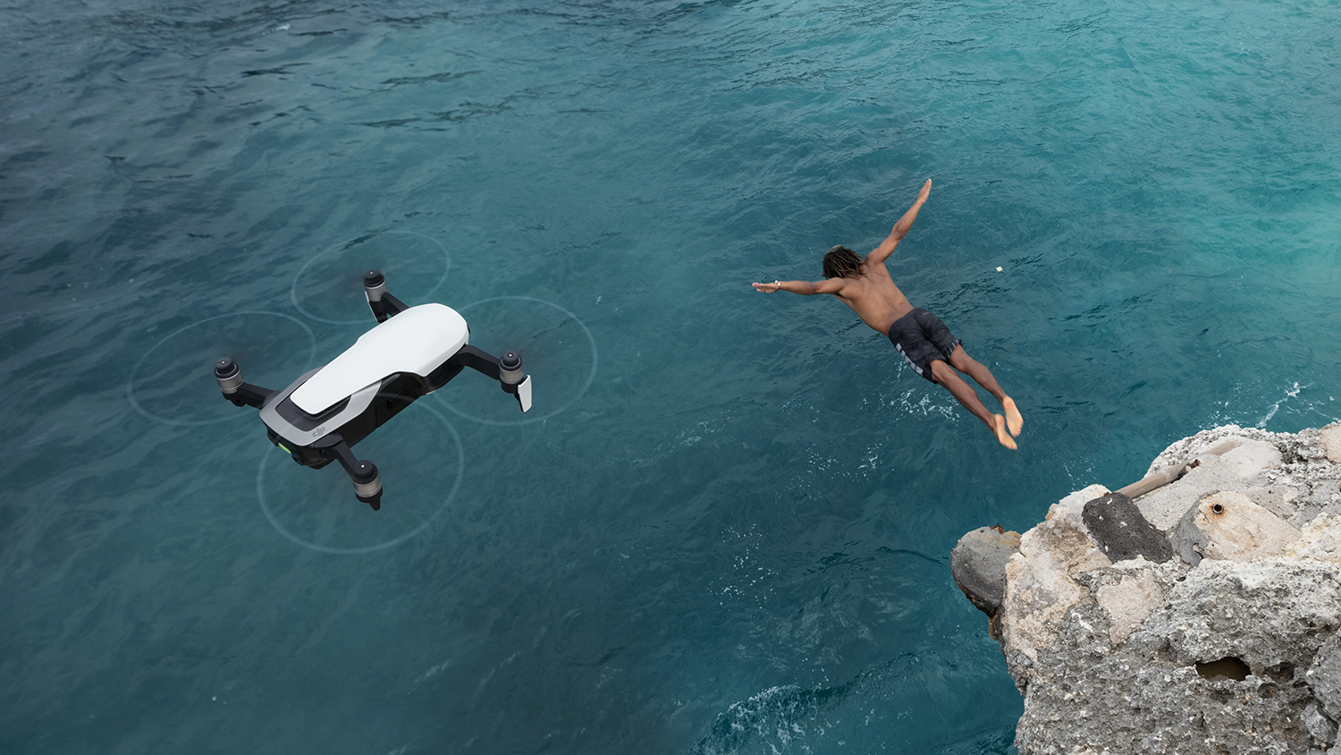 dji mavic air diving