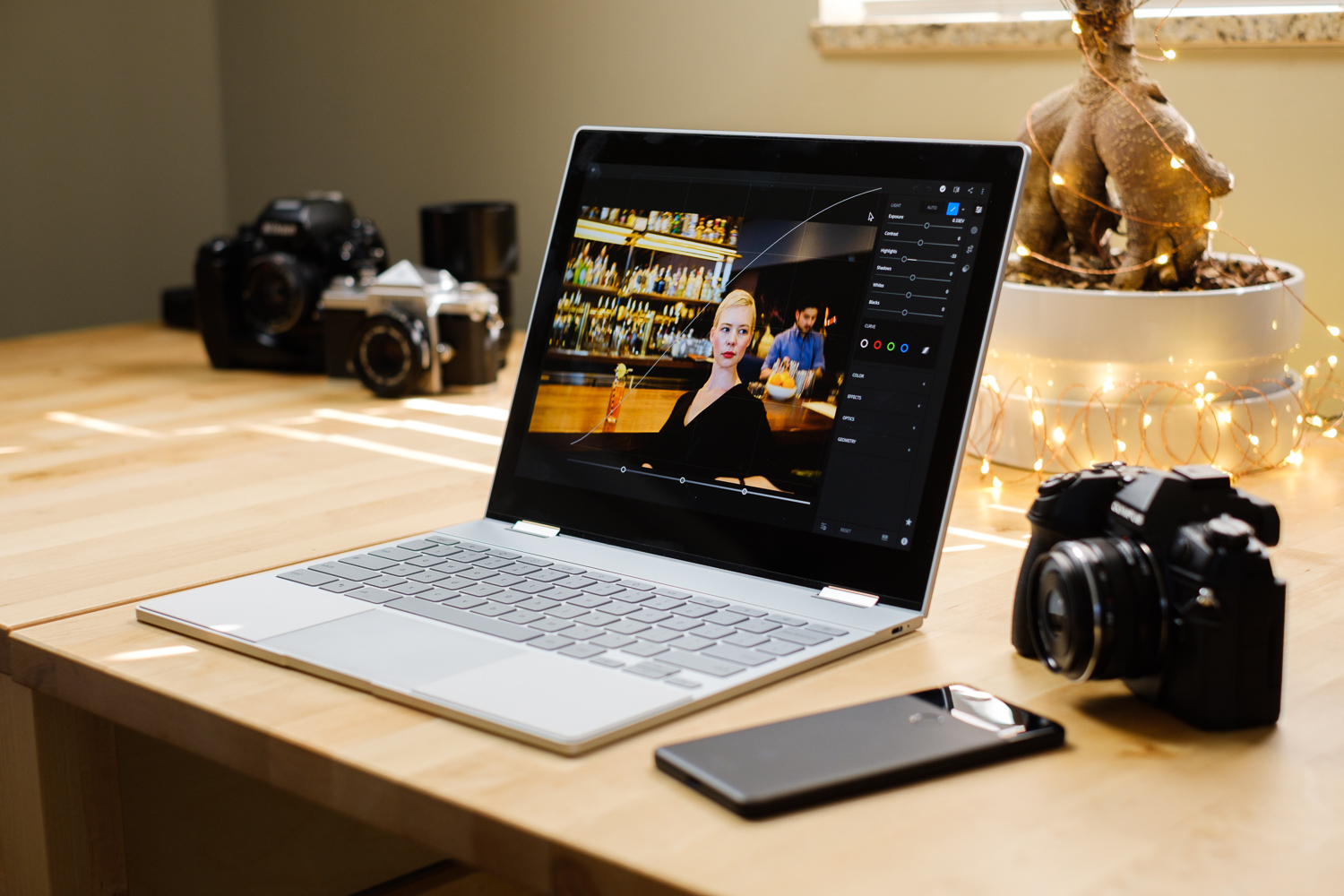 Google Pixelbook running Adobe Lightroom CC