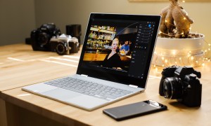 Google Pixelbook running Adobe Lightroom CC