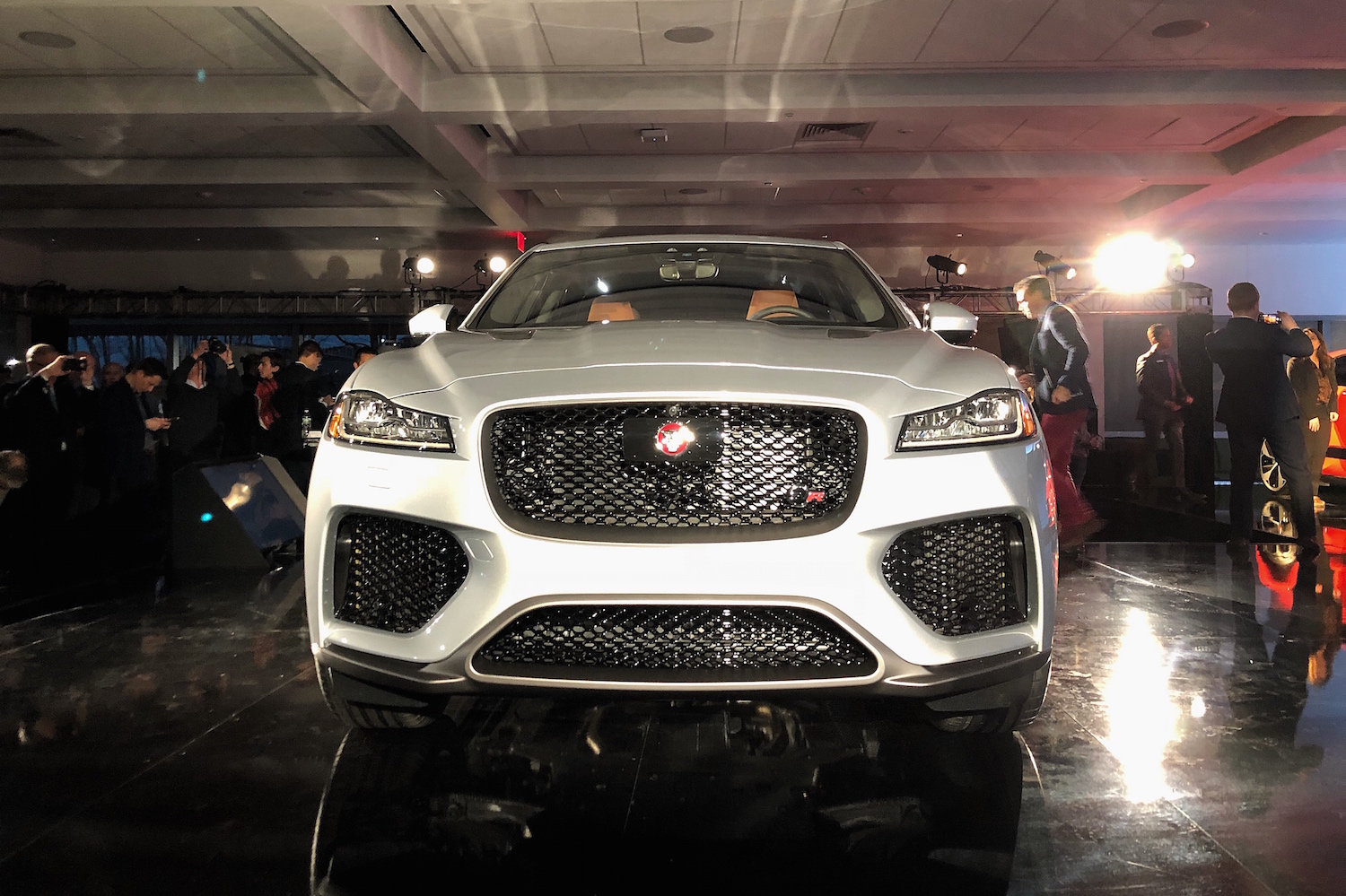 Jaguar F-Pace SVR