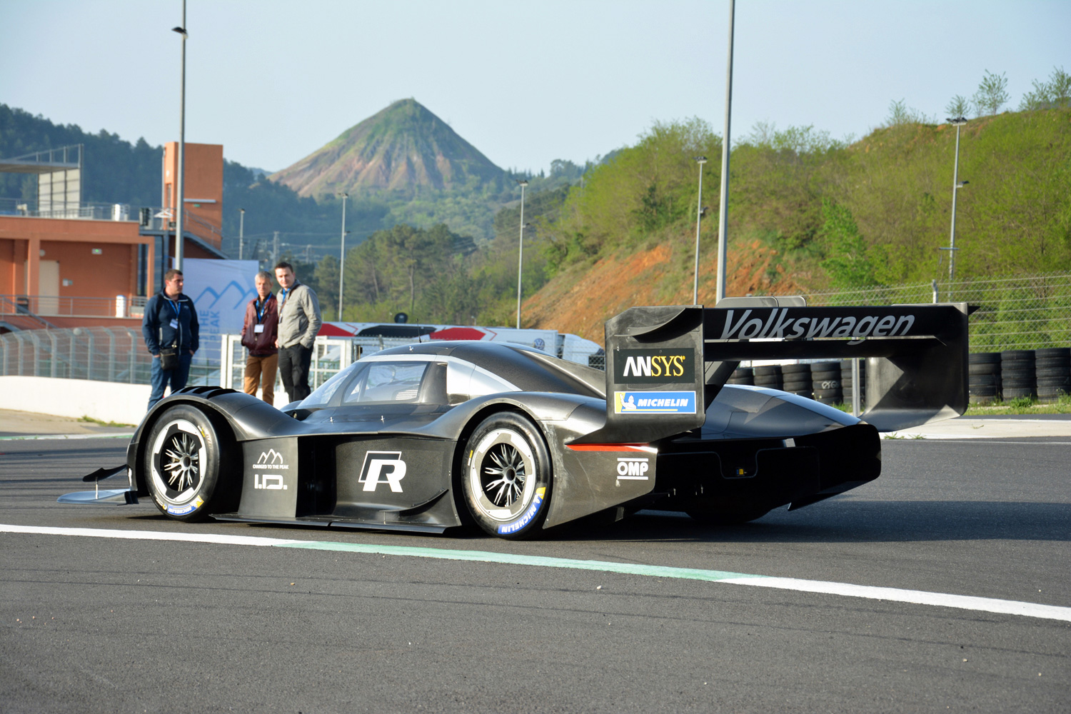 volkswagen i d r ev pikes peak rg id on track 7