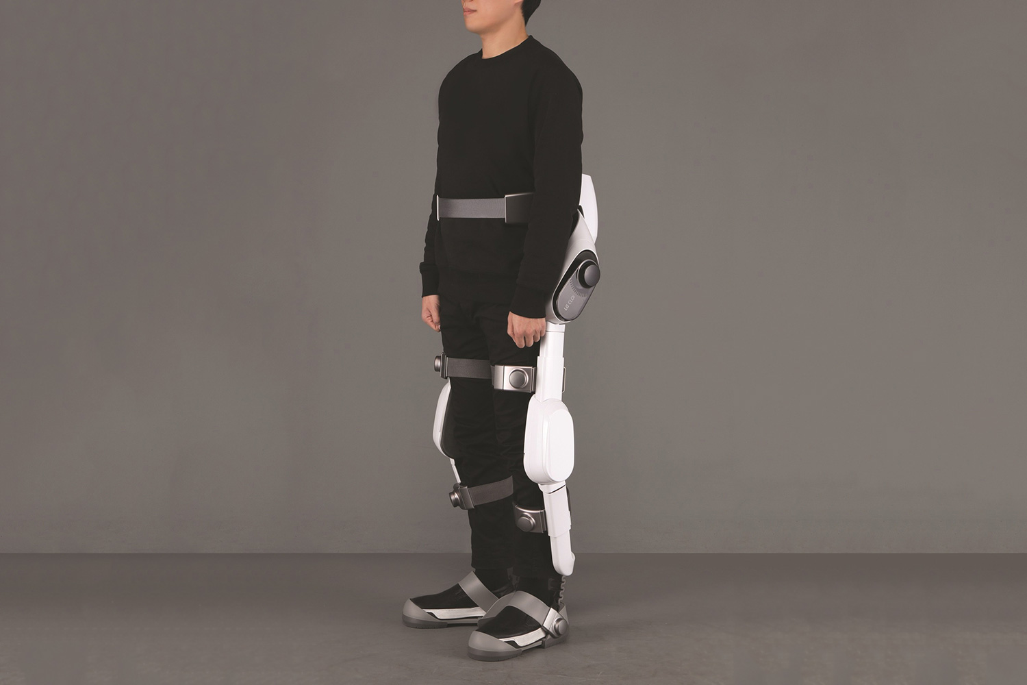 lg suitbot front