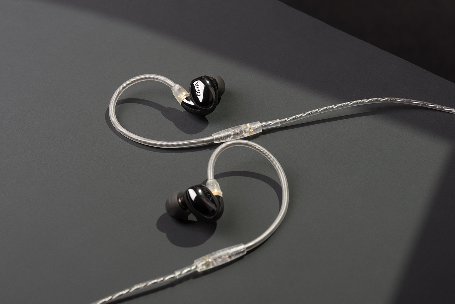 rha cl2 planar wireless magnetic in ears 3