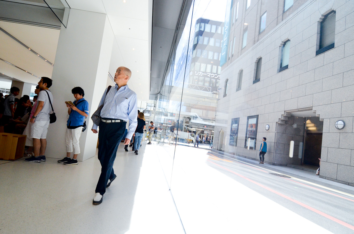 apple store opens in kyoto japan trevor mogg dt 10