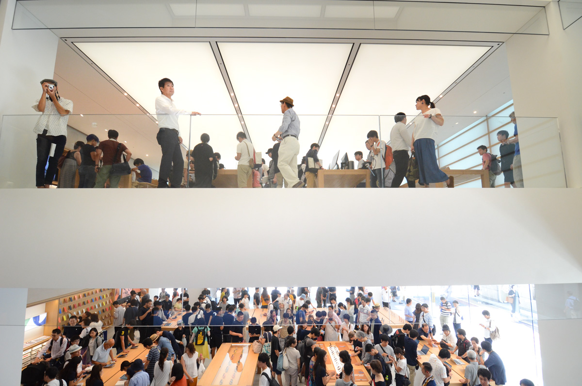 apple store opens in kyoto japan trevor mogg dt 18