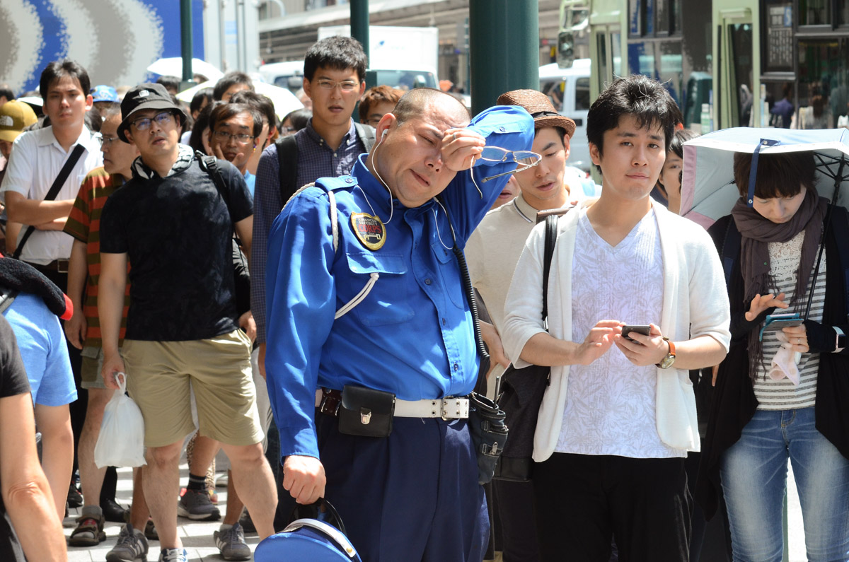 apple store opens in kyoto japan trevor mogg dt 3