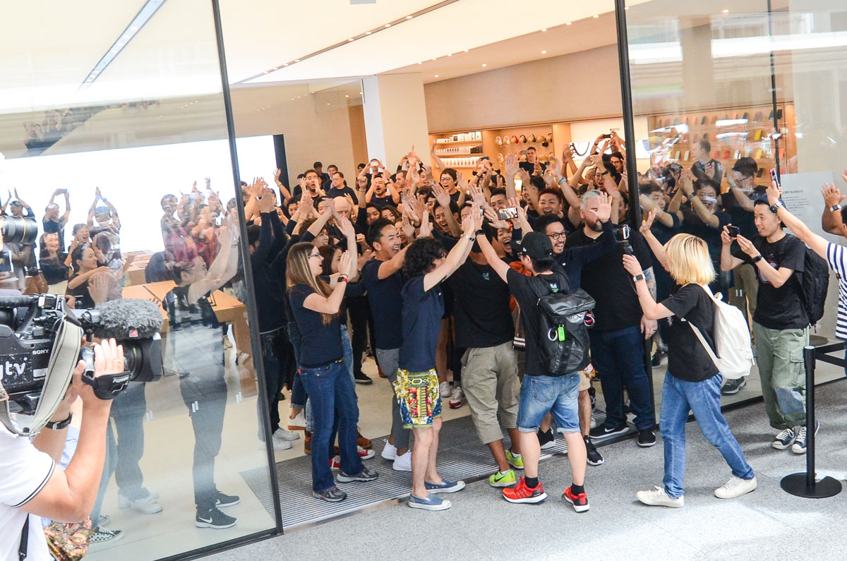 apple store opens in kyoto japan trevor mogg dt 6