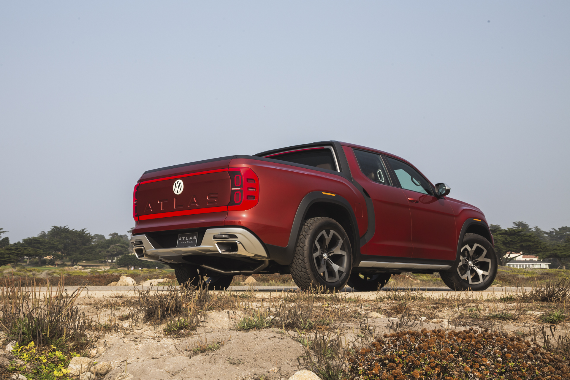 Volkswagen’s Atlas Cross Sport and Tanoak Concepts