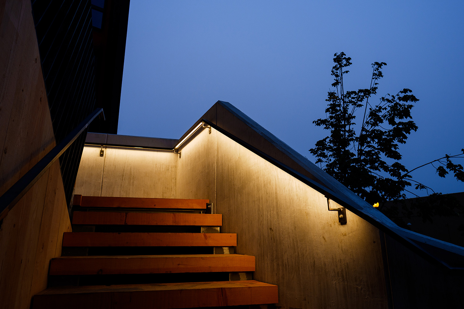 fujifilm x-t100 sample photo stairs evening