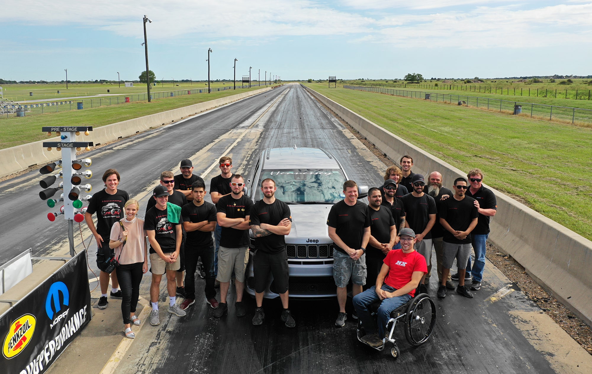 hennessey hpe1200 jeep grand cherokee trackhawk quarter mile world record qt 1 min