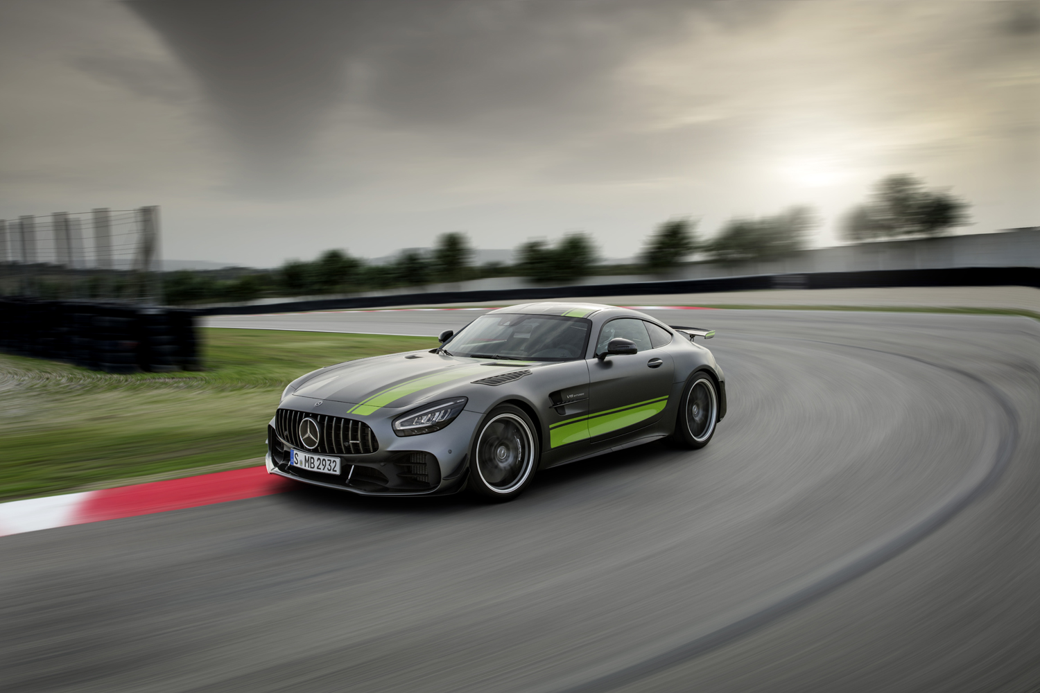 Mercedes-AMG GT R Pro