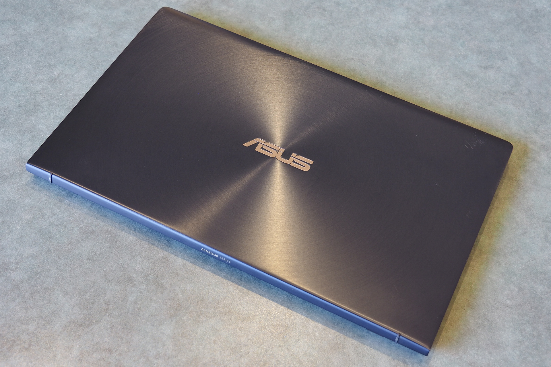 Asus ZenBook 14 UX433FN